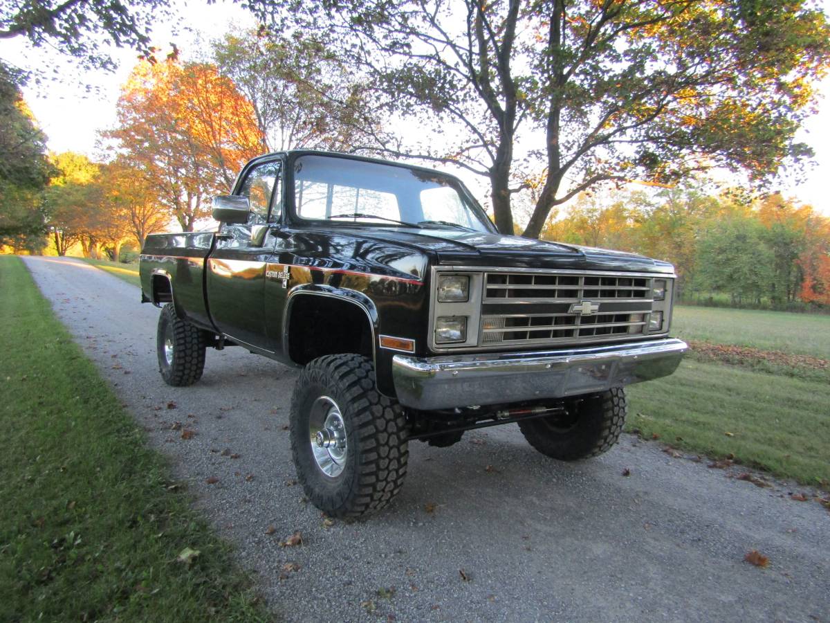 Chevy-k10-4x4-1986-black-26