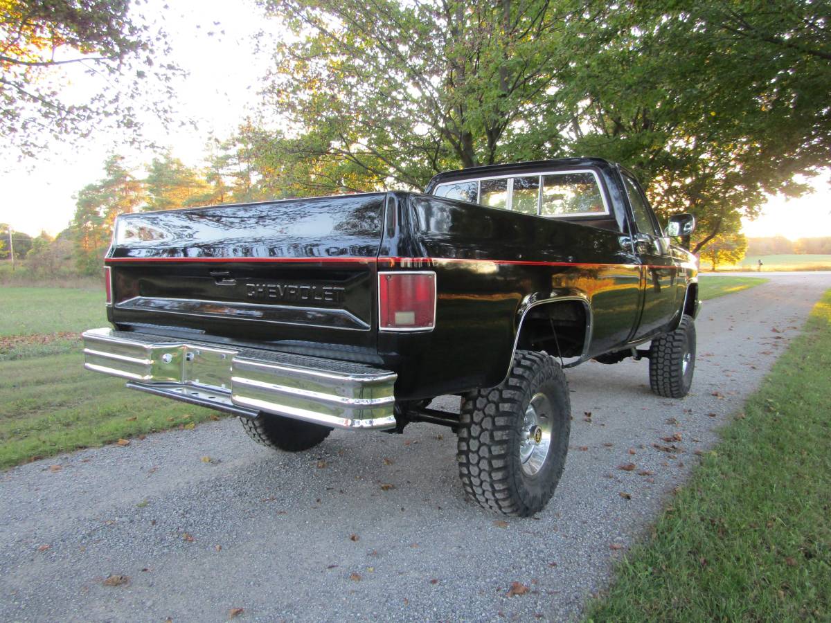 Chevy-k10-4x4-1986-black-32