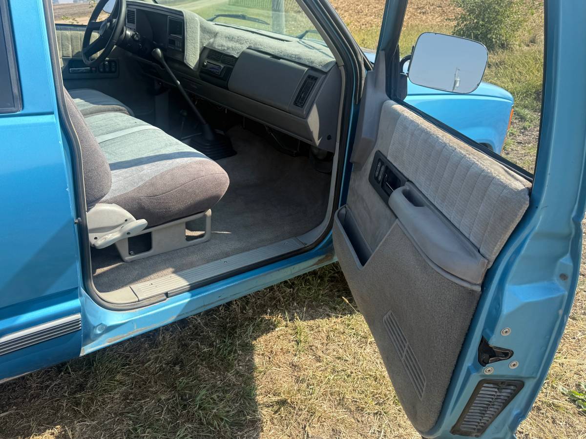 Chevy-k1500-1993-blue-7