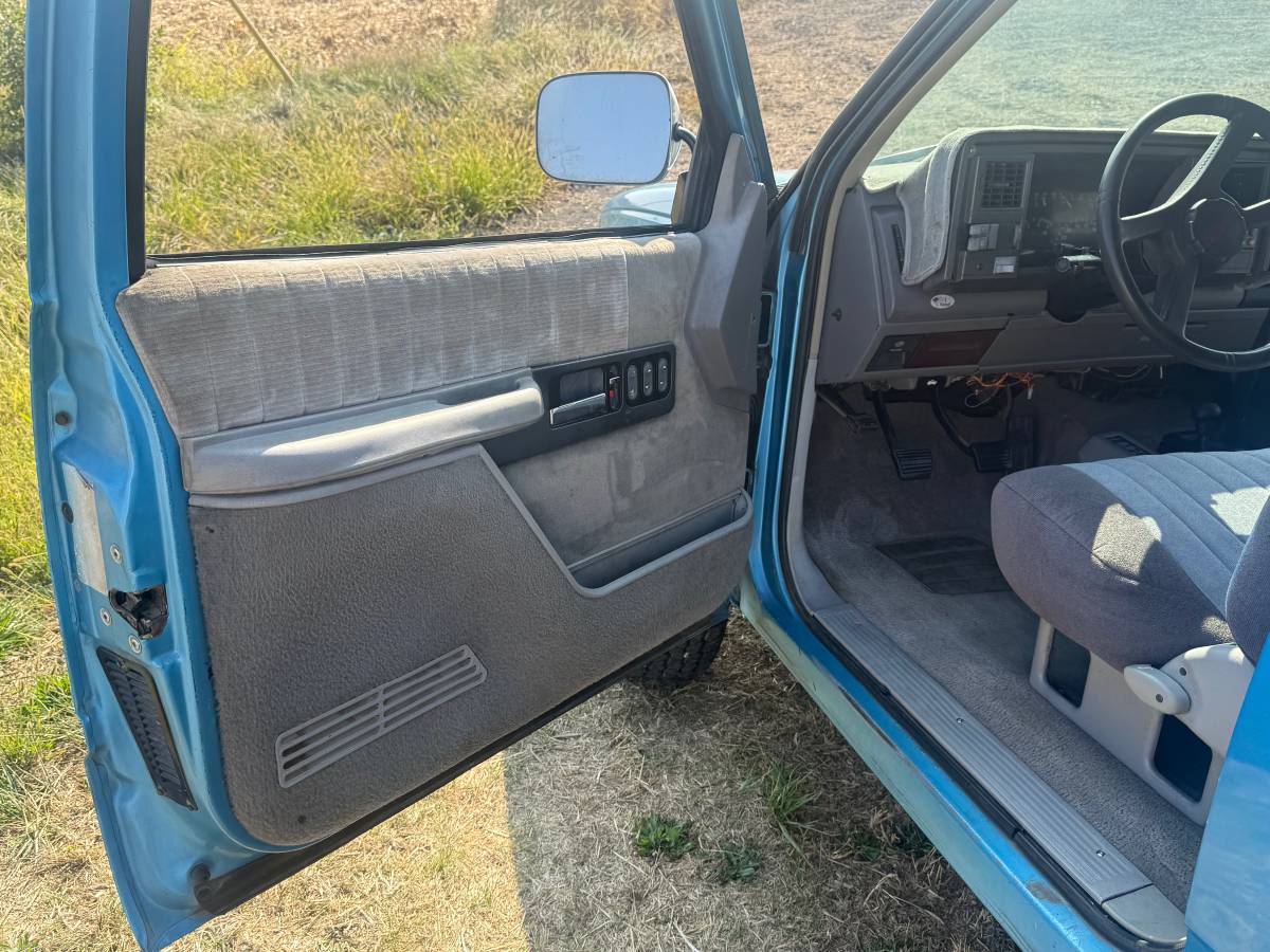Chevy-k1500-1993-blue-8