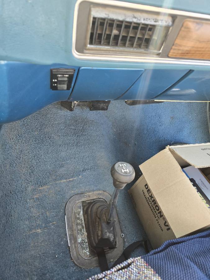 Chevy-k25-1977-blue-4