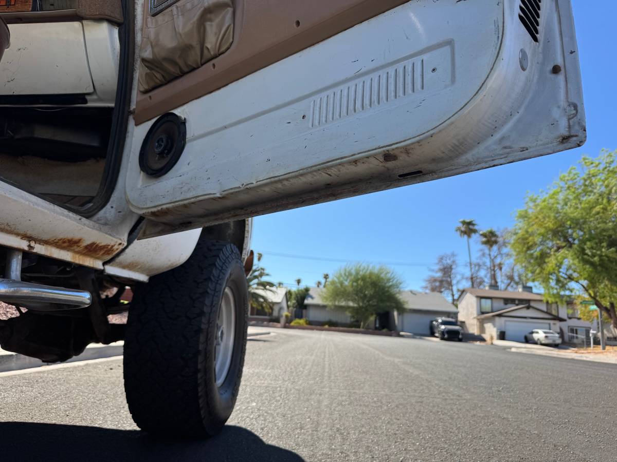 Chevy-k5-blazer-1977-21