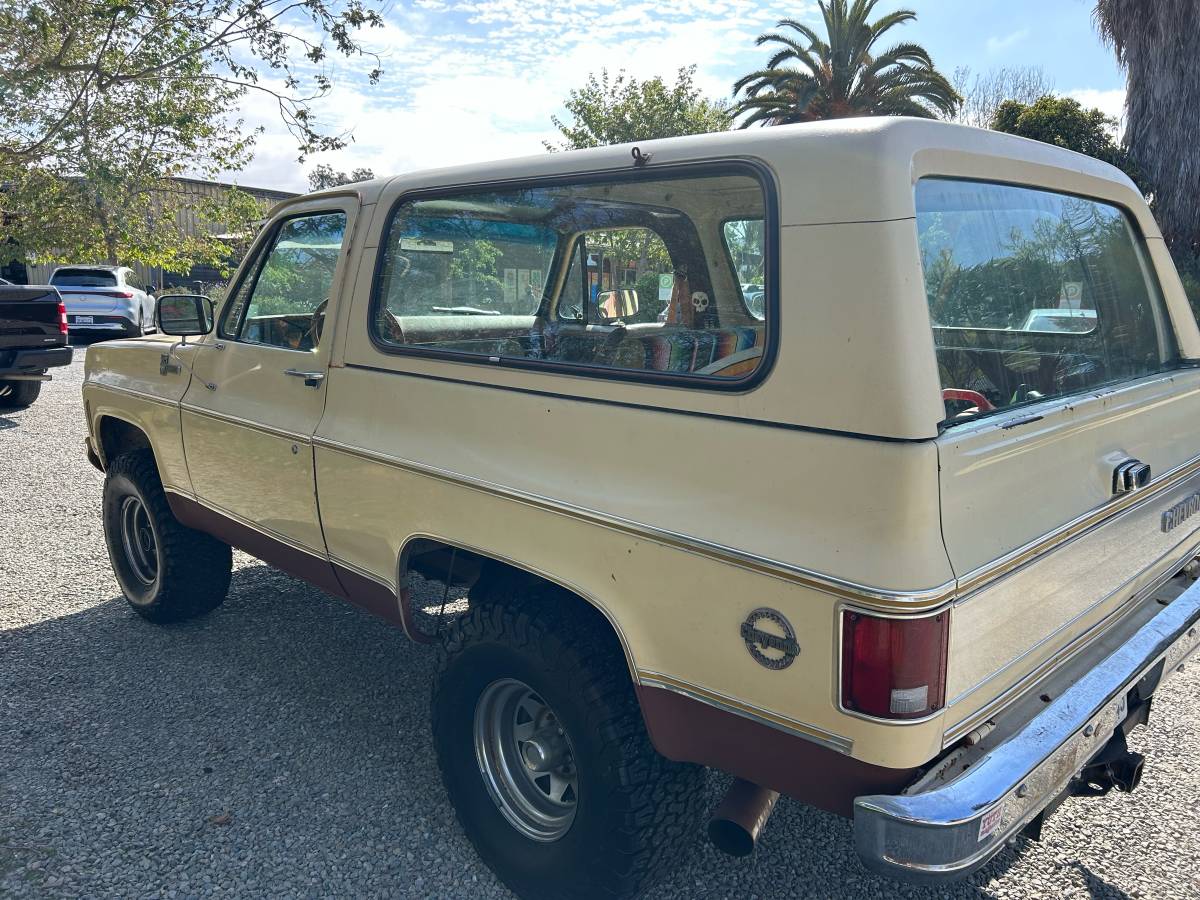 Chevy-k5-blazer-1977-brown-1