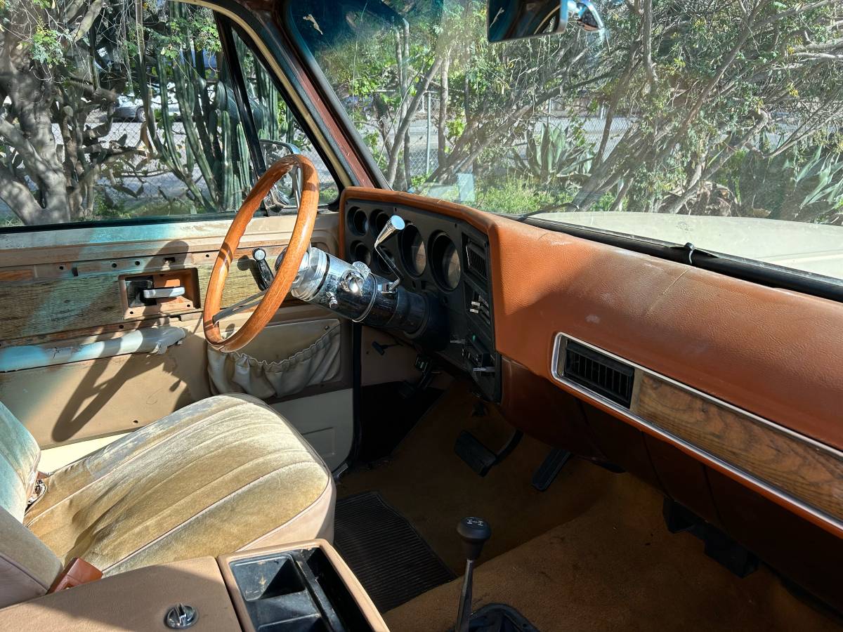 Chevy-k5-blazer-1977-brown-25