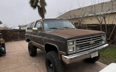 Chevy-k5-blazer-1986-brown-2