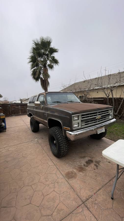 Chevy-k5-blazer-1986-brown-2