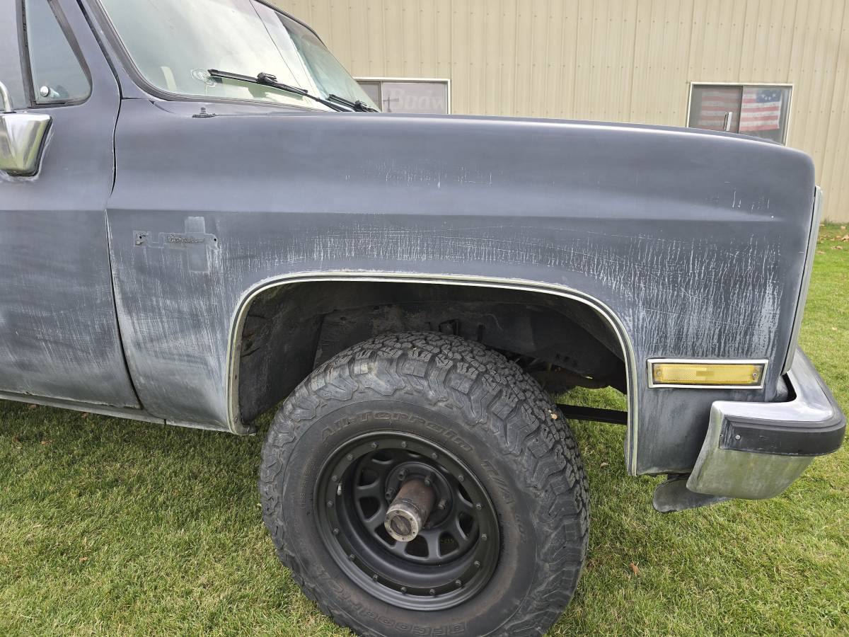 Chevy-k5-blazer-1988-black-10
