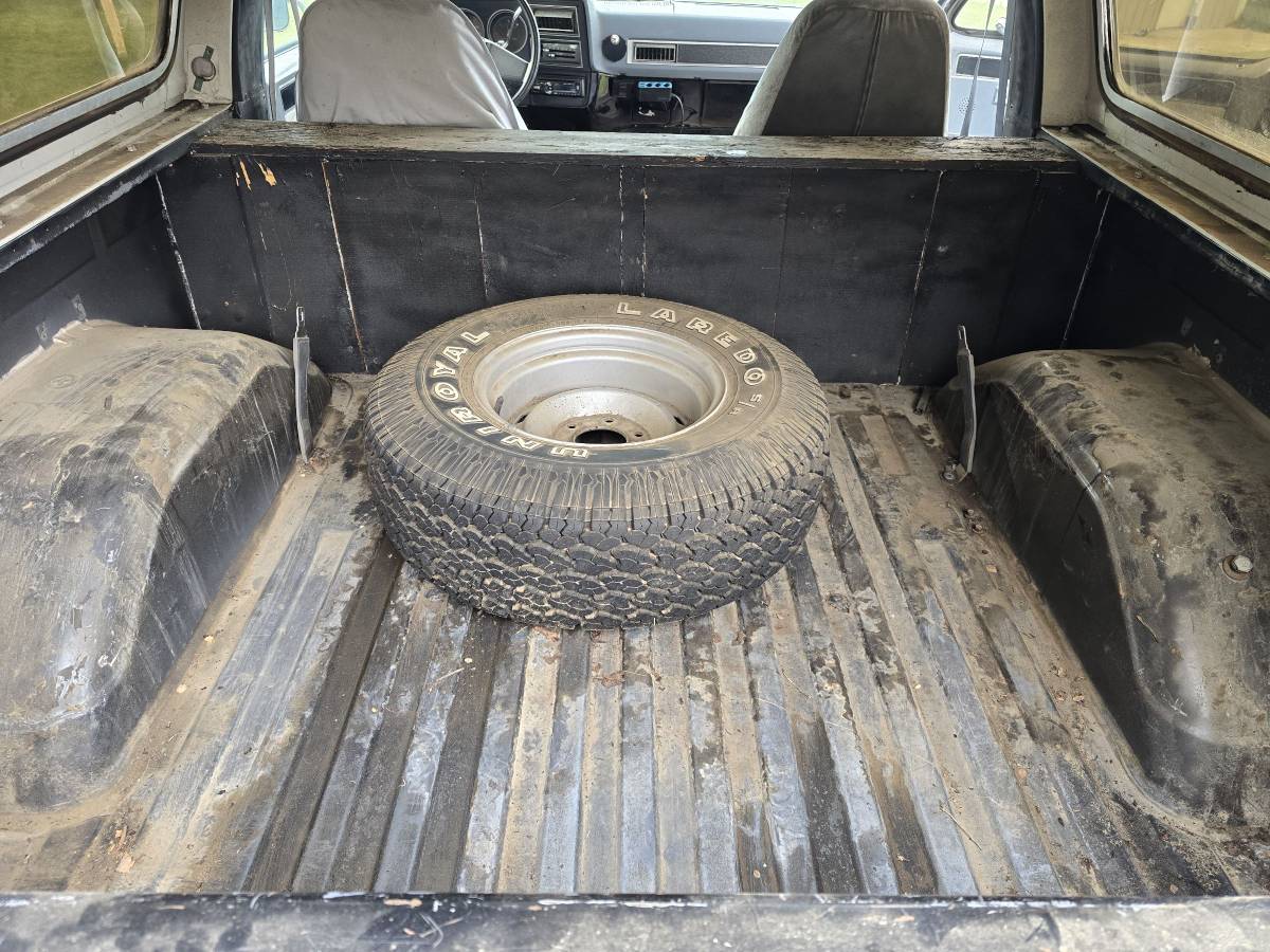 Chevy-k5-blazer-1988-black-19