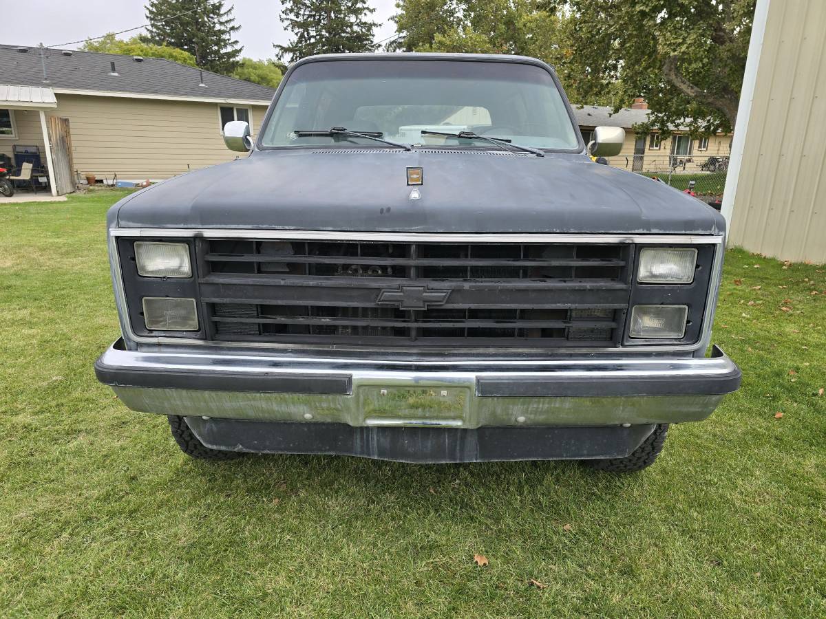 Chevy-k5-blazer-1988-black-21
