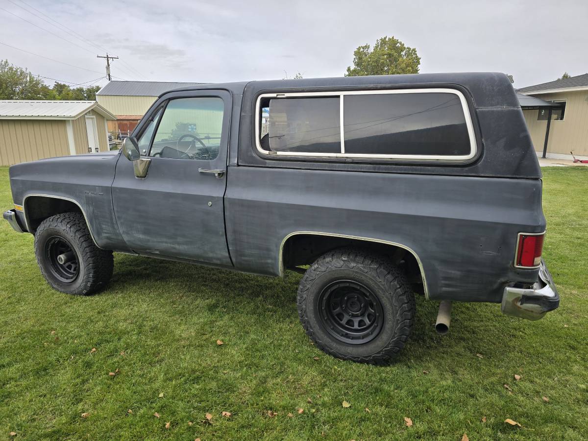 Chevy-k5-blazer-1988-black-22