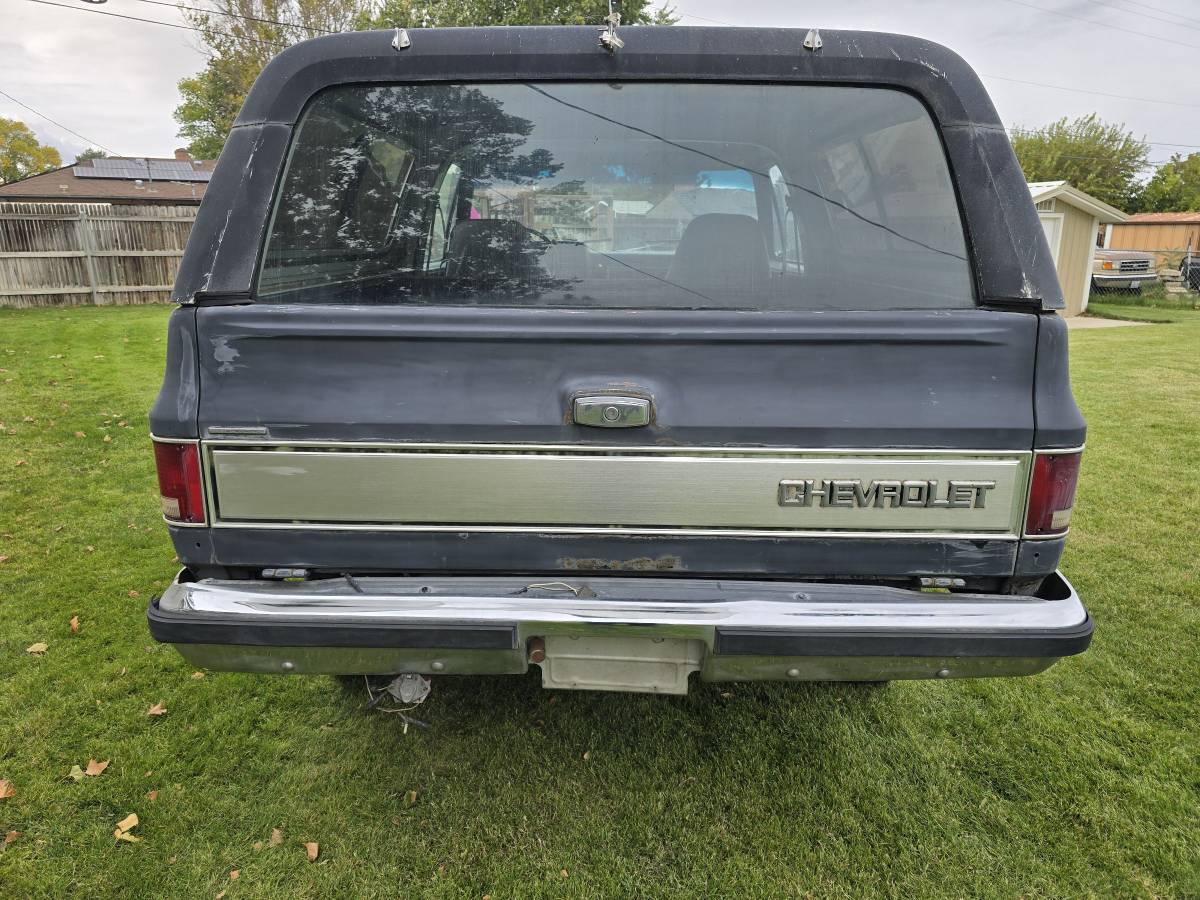 Chevy-k5-blazer-1988-black-8