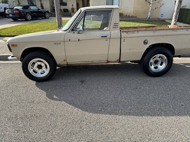 Chevy-luv-1972-brown-2