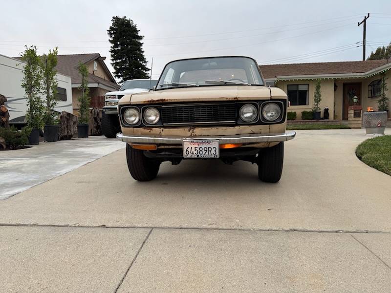 Chevy-luv-1972-brown