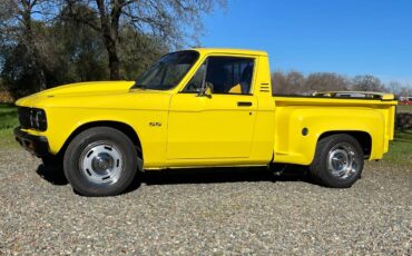 Chevy-luv-pick-up-1974-yellow-1