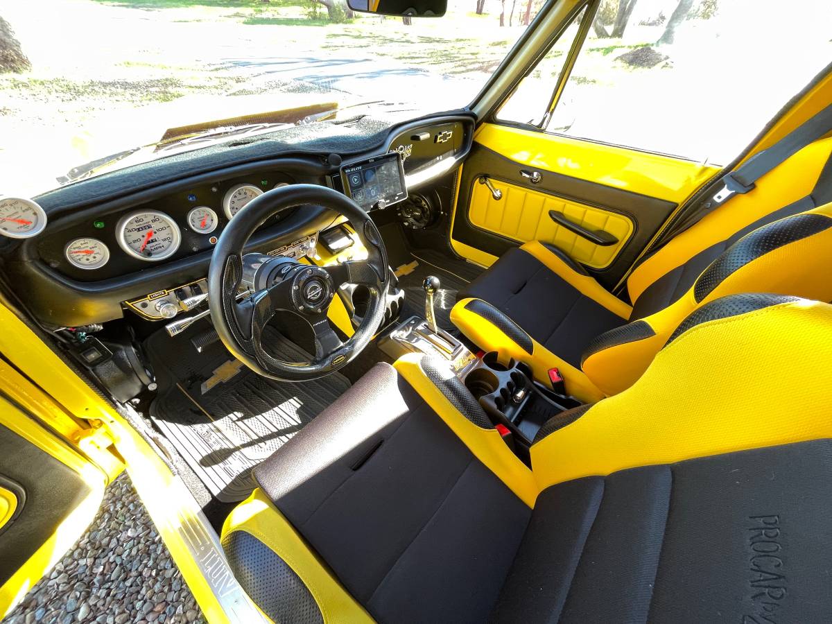 Chevy-luv-pick-up-1974-yellow-14