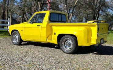 Chevy-luv-pick-up-1974-yellow-2