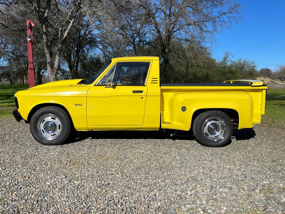 Chevy-luv-pick-up-1974-yellow-7