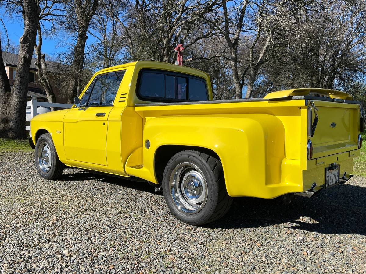 Chevy-luv-pick-up-1974-yellow-8
