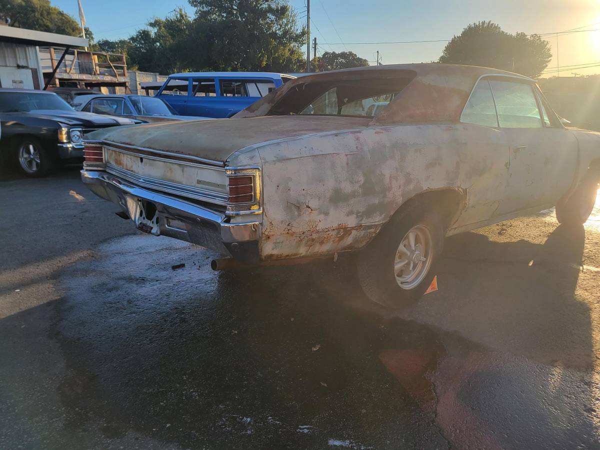Chevy-malibu-1967-grey-1
