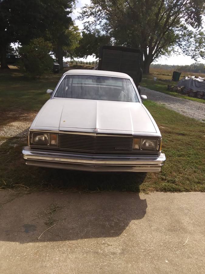 Chevy-malibu-1981-grey-5