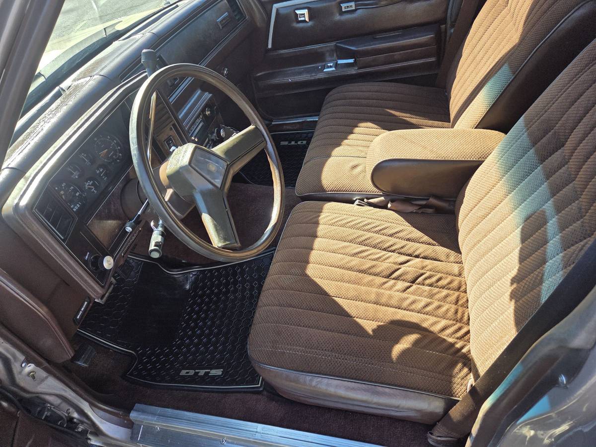 Chevy-malibu-1983-brown-10