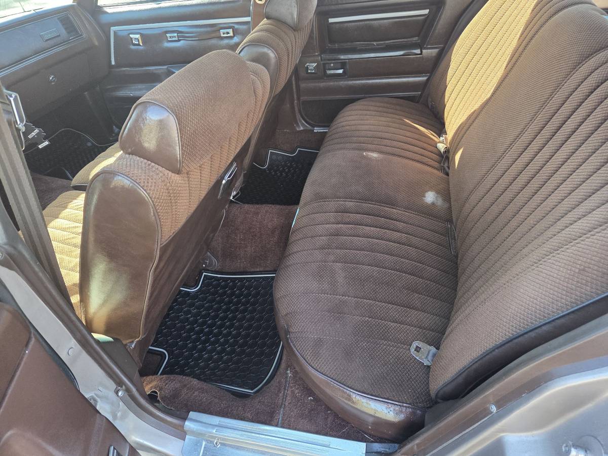 Chevy-malibu-1983-brown-11