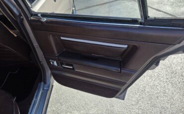 Chevy-malibu-1983-brown-14