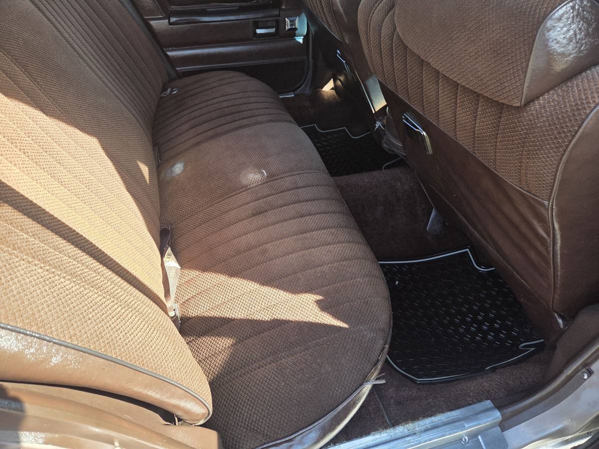Chevy-malibu-1983-brown-15
