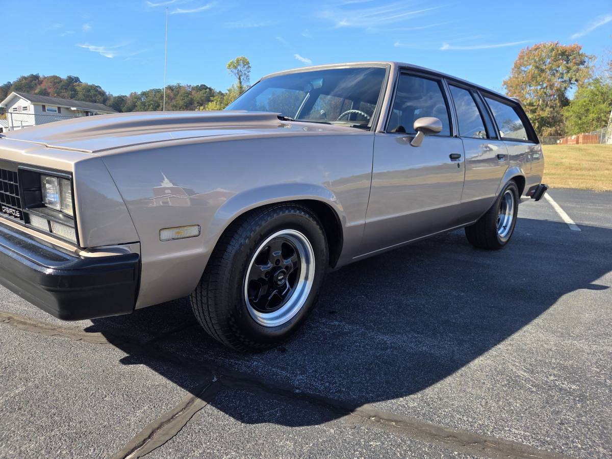 Chevy-malibu-1983-brown-3