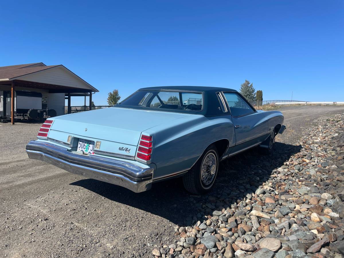 Chevy-monte-carlo-1975-blue-1