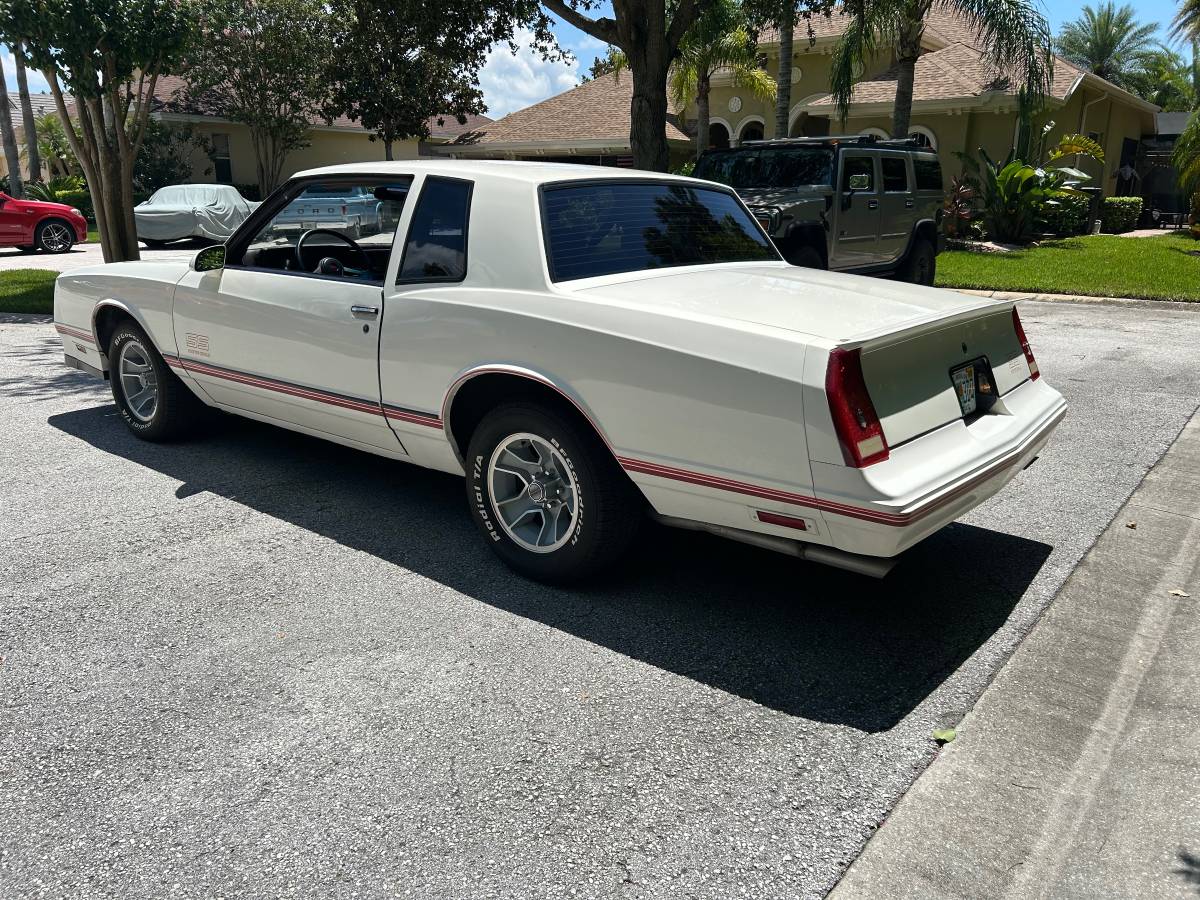 Chevy-monte-carlo-ss-1988-white-3