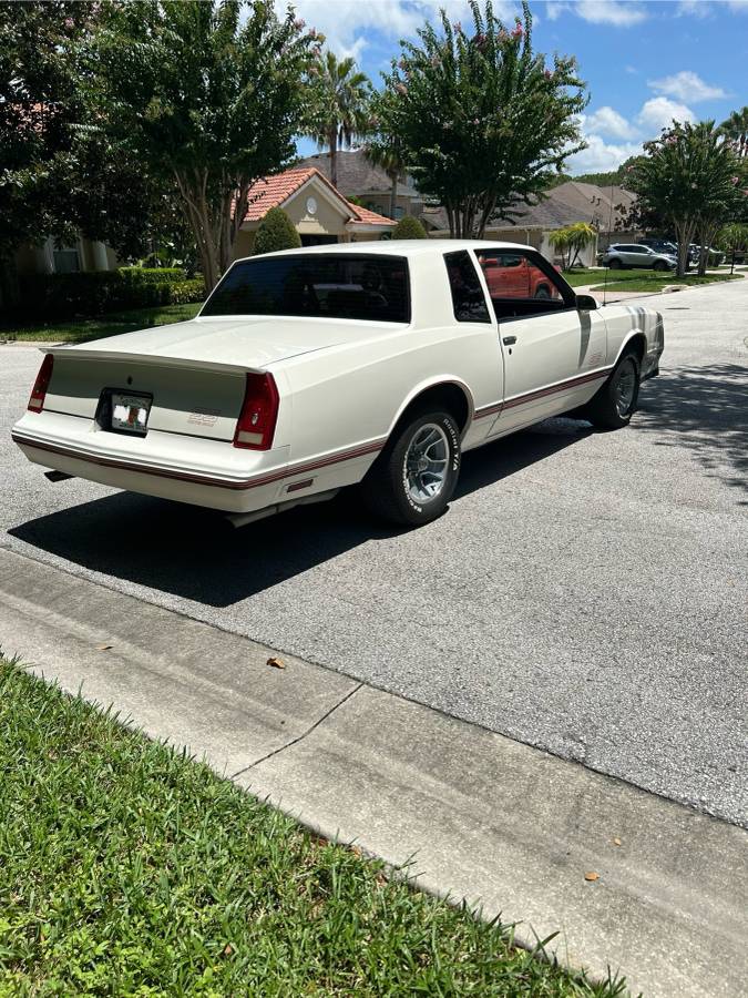 Chevy-monte-carlo-ss-1988-white-5