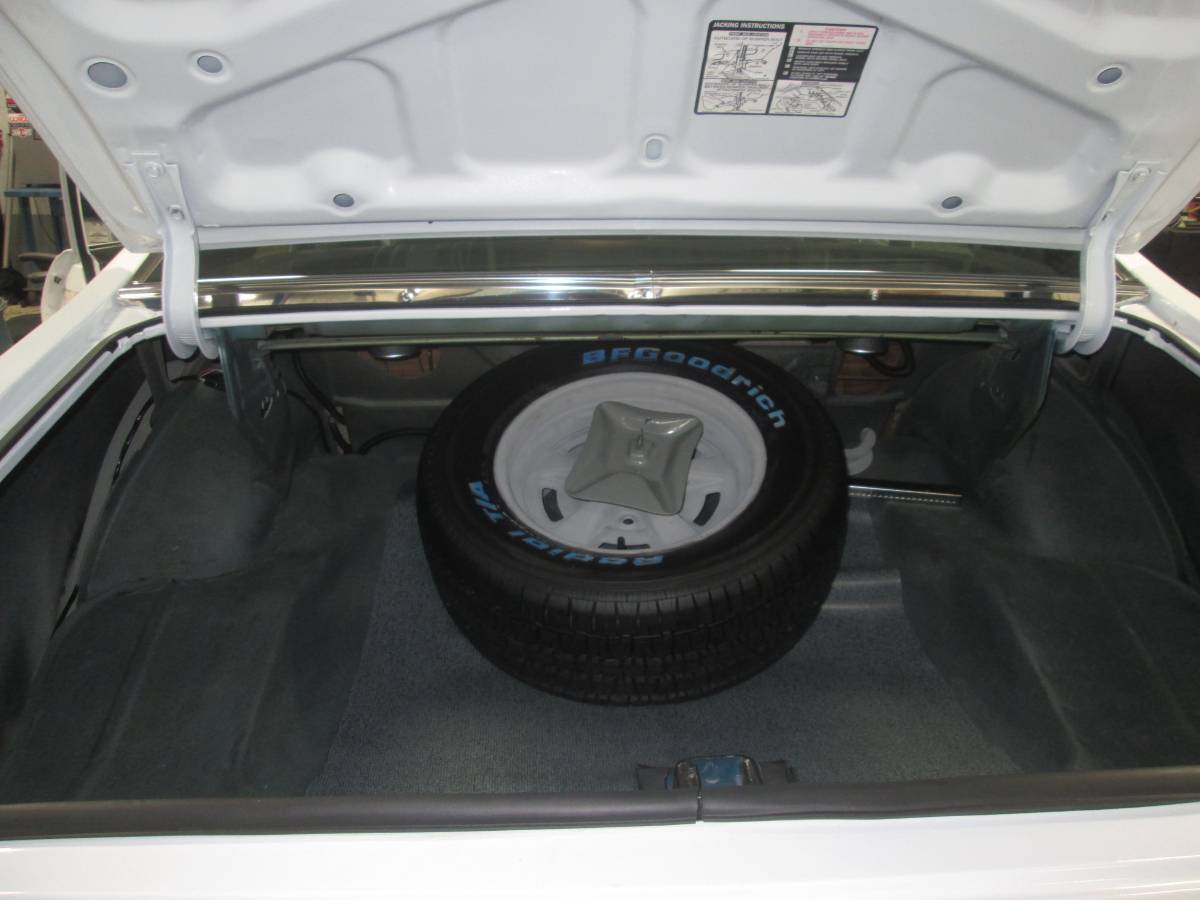 Chevy-nova-1972-white-10