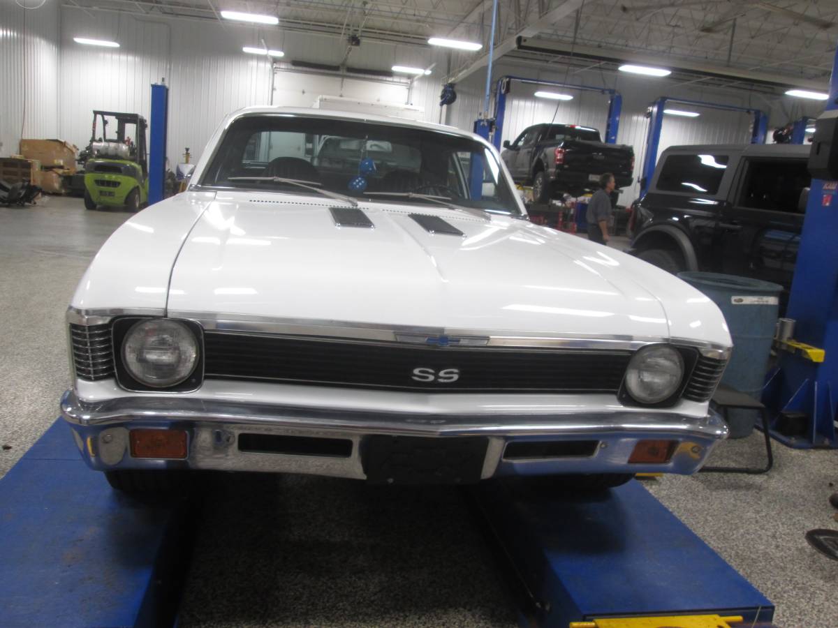 Chevy-nova-1972-white-11