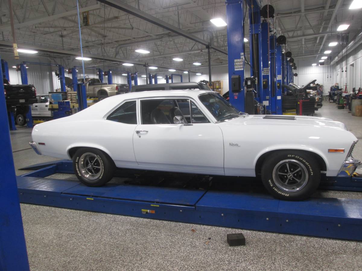 Chevy-nova-1972-white-4