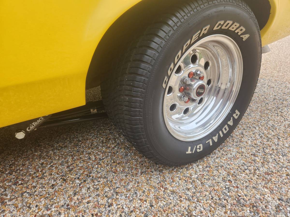 Chevy-nova-1972-yellow-5