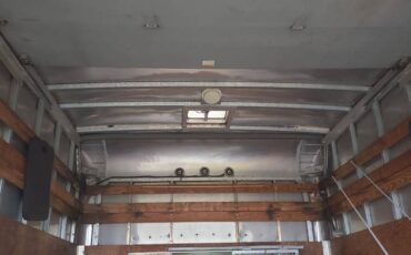 Chevy-one-ton-high-cube-8x10-1993-white-12