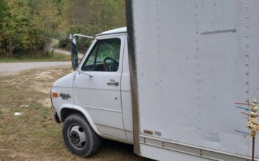 Chevy-one-ton-high-cube-8x10-1993-white-14