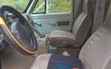 Chevy-one-ton-high-cube-8x10-1993-white-15