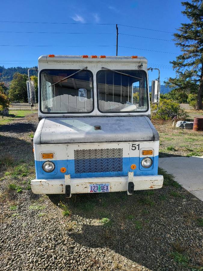 Chevy-p-30-step-van-1980-1