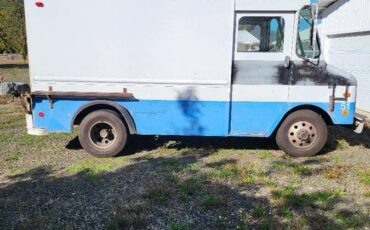 Chevy-p-30-step-van-1980-2