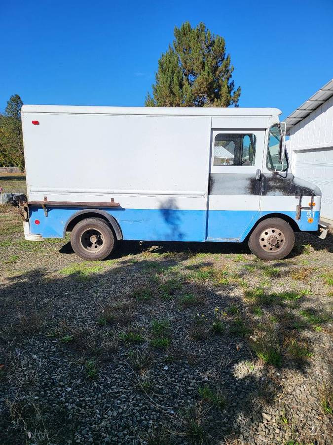 Chevy-p-30-step-van-1980-2