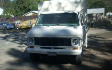 Chevy-p30-step-van-1977-white