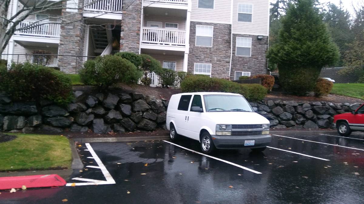 Chevy-p30-step-van-1986-white-2