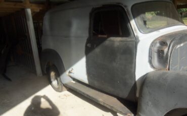 Chevy-panel-truck-1954-3