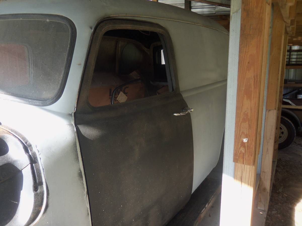 Chevy-panel-truck-1954-52