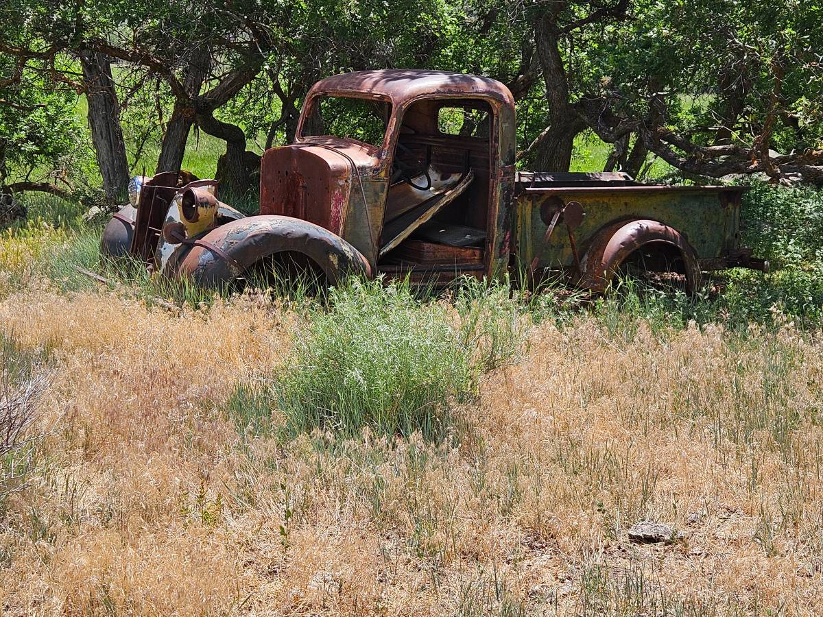 Chevy-pickup-1937-brown