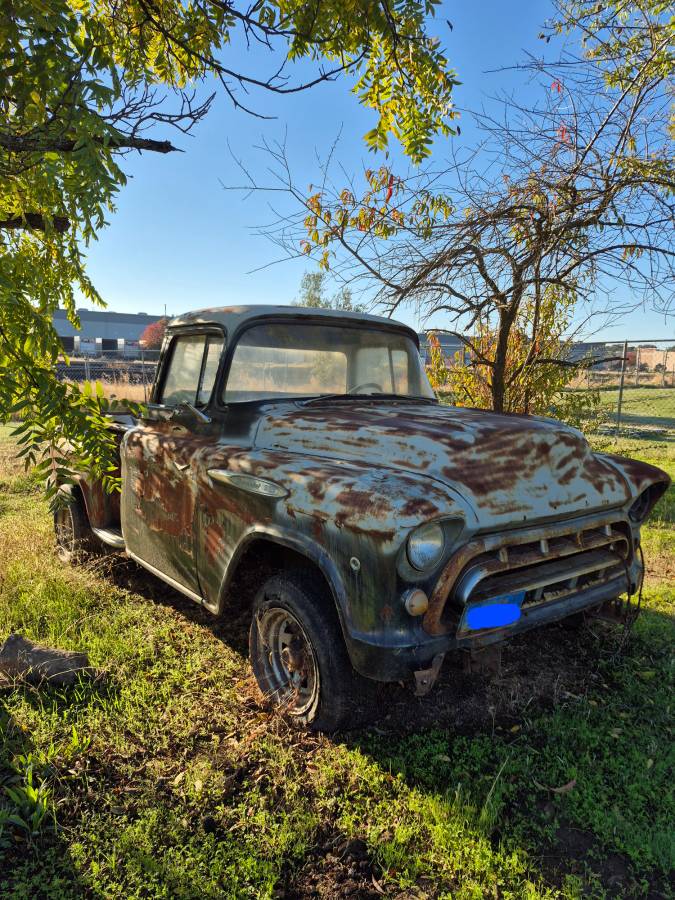 Chevy-pickup-and-a-chevy-blazer-1957-grey-1