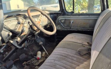 Chevy-pickup-and-a-chevy-blazer-1957-grey-4