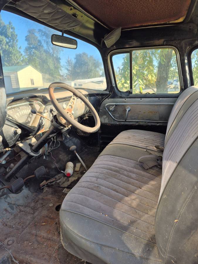 Chevy-pickup-and-a-chevy-blazer-1957-grey-4